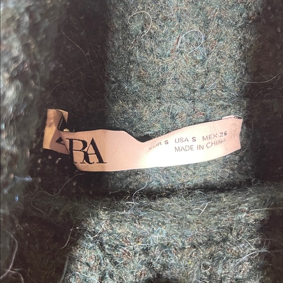 ZARA WOMENS GREEN WOOL SEMI CROPPED TURTLENECK SWEATER SMALL 9598/188/500/S - Picture 3 of 6